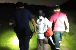 霧鎖擎天崗女子登山迷航 警消及時搜救平安助下山 54 MEITU 20261004 173947723