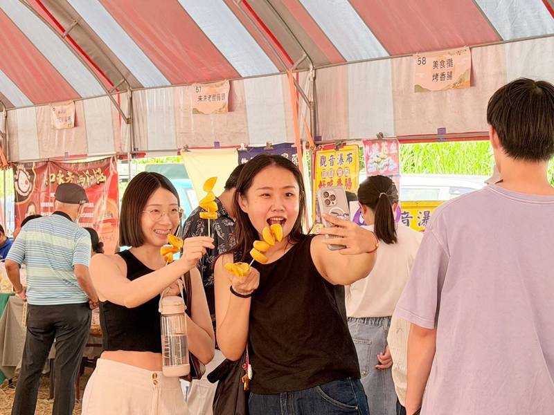 百大青農齊聚番路柿子節，兩天吸引近10萬人次共享秋日好柿