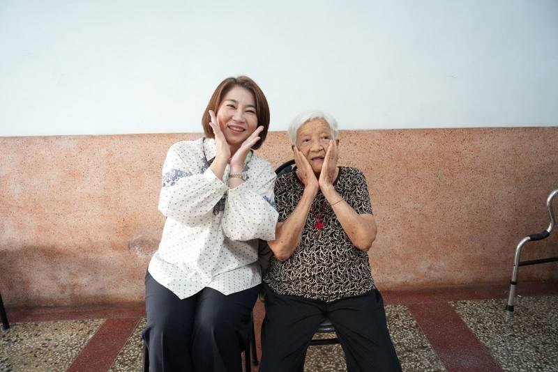 周春米縣長慰訪百歲人瑞 讚長者生活自理能力佳