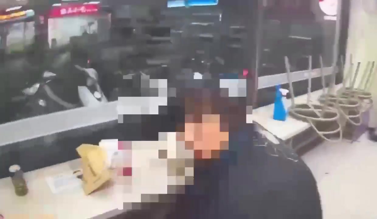 超商內查獲涉案男子（影片截圖）