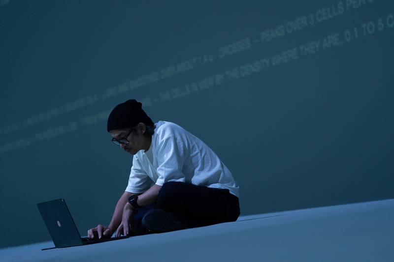 真鍋大度海外首次大展「關係時態」10/3正式開展 中美館邀你走進持續演化的沉浸式世界!