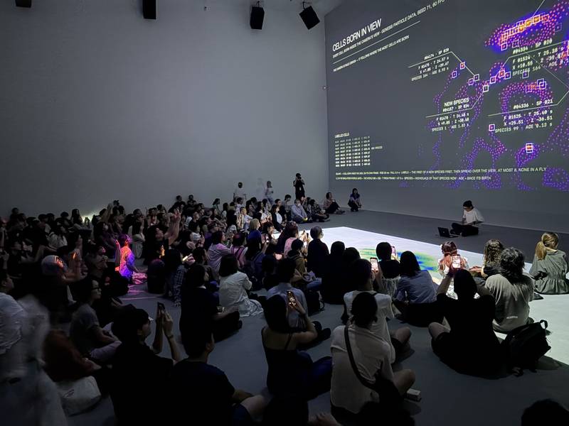 真鍋大度海外首次大展「關係時態」10/3正式開展 中美館邀你走進持續演化的沉浸式世界!