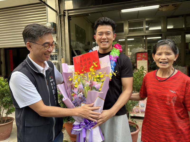 亞運台中之光累計4銀5銅! 運動局長親赴機場迎自由車「最速女團」榮耀歸來