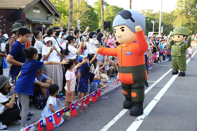 國慶連假玩臺南！鐵道風華、晴空遊行、森林市集精彩接力