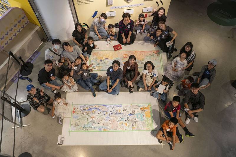 國美館兒藝基地《文字跑進作品裡了!》開展 跨國新作與館藏對話,帶大小朋友探索作品中文字的秘密