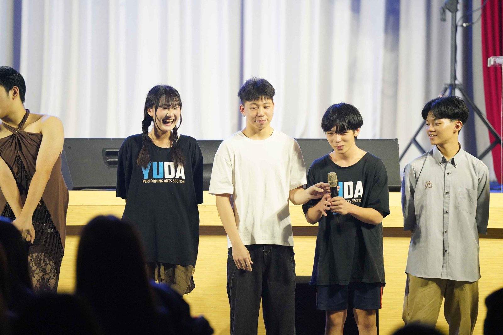 台北育達高中表藝科迎新 學長姐帶新生打沙灘排球破冰
