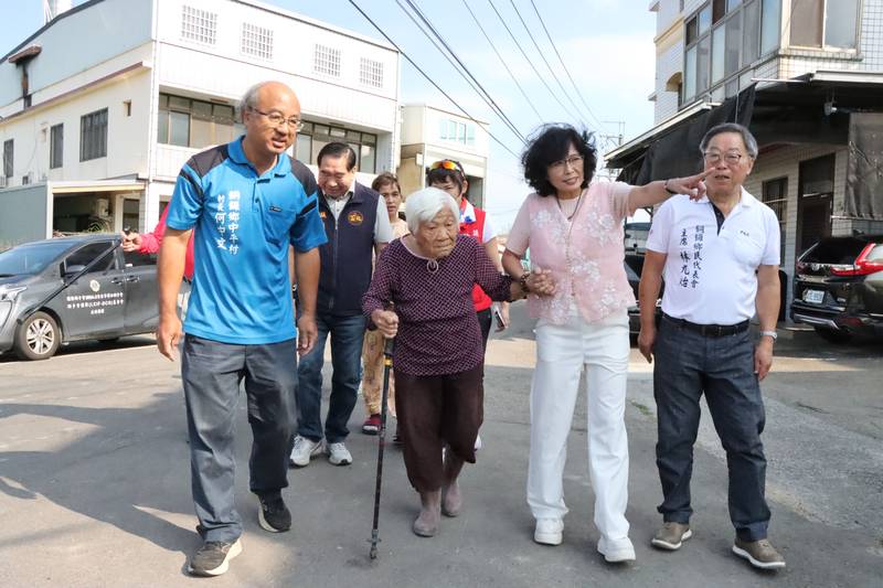 副縣長邱俐俐慰訪銅鑼鄉3位百歲人瑞 傳遞溫暖關懷