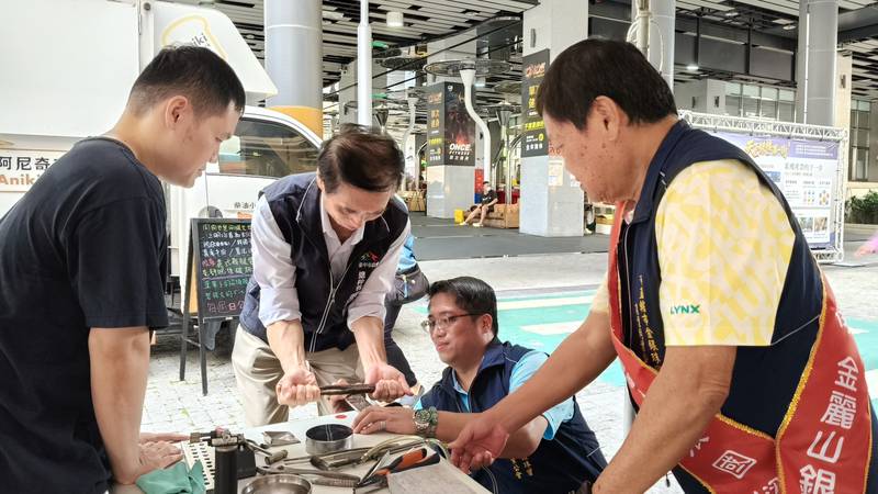 「天下銀樓第一街」再現豐原127年金工風華 中市工策會推五大轉型為百年銀樓注入新動能