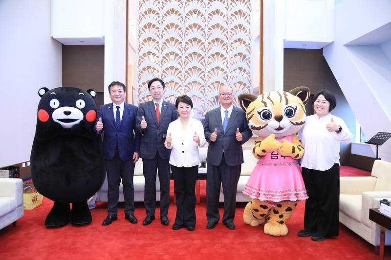日本熊本縣知事、議長率「熊本熊」親赴台中致謝!盧秀燕市長:患難見真情 攜手深化互惠合作