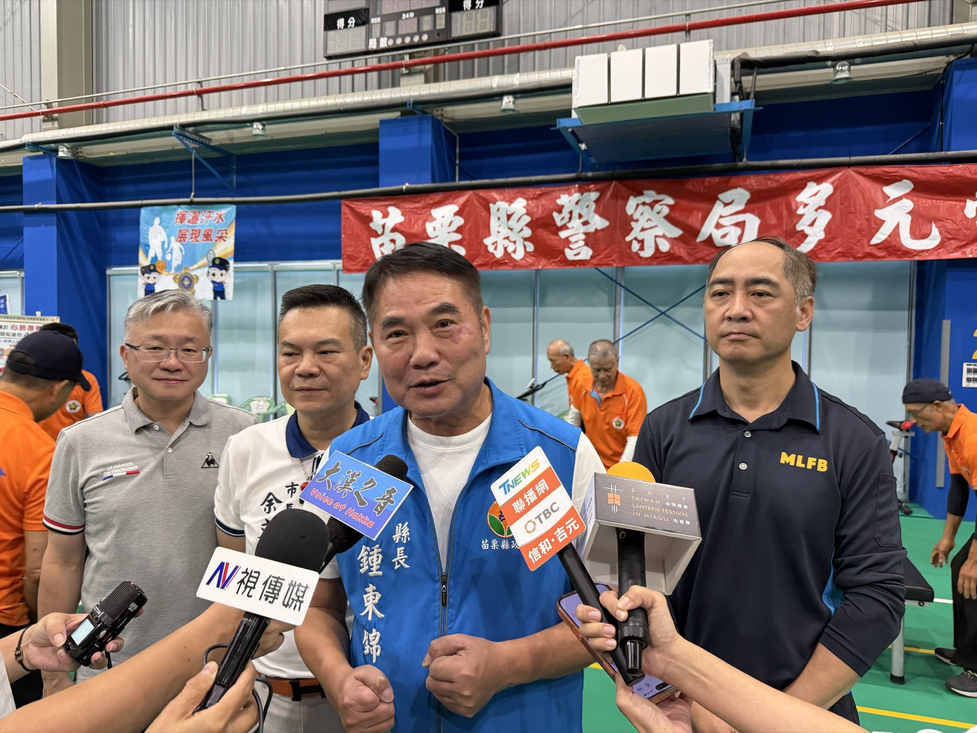 苗栗縣長鍾東錦受訪表示縣府做警消後盾