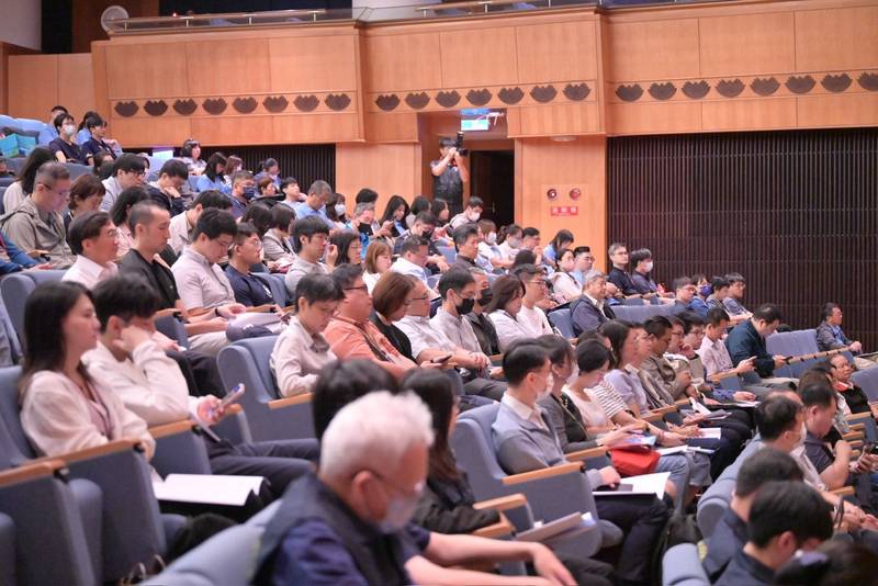 行政院東區災防訪評移師慈濟靜思堂！縣長徐榛蔚聚焦「精準減災」 感謝慈濟大愛共築東台灣安全防護網