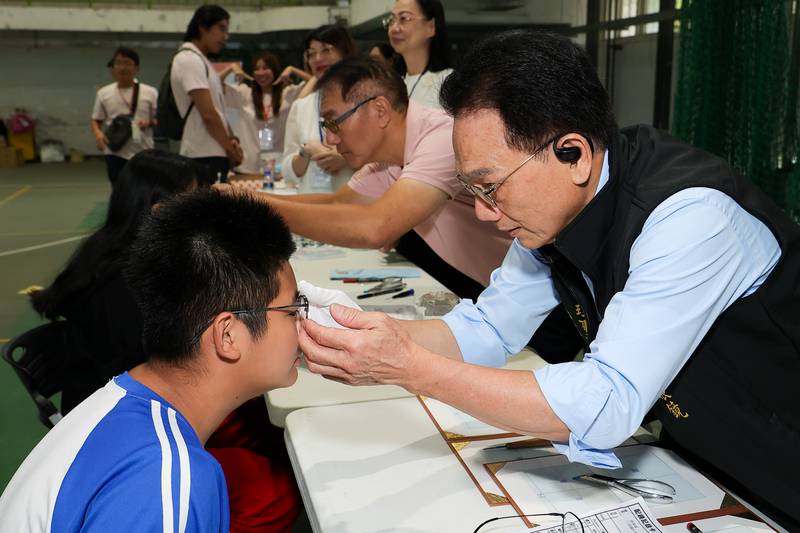 扶輪愛心深耕蘭陽！「OK to be better 看見未來美好清晰」台北市忠孝扶輪社攜手國內外夥伴 推動宜蘭偏鄉視力守護