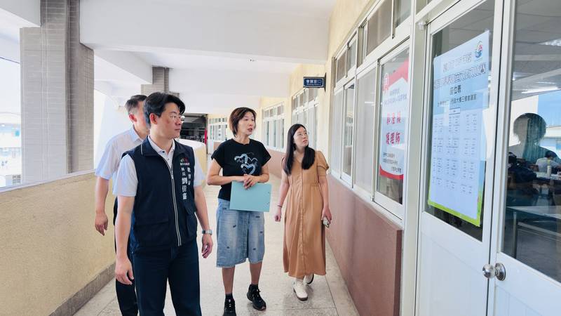 看圖寫故事、創意連世界 中市115年度國中英文作文比賽精彩登場