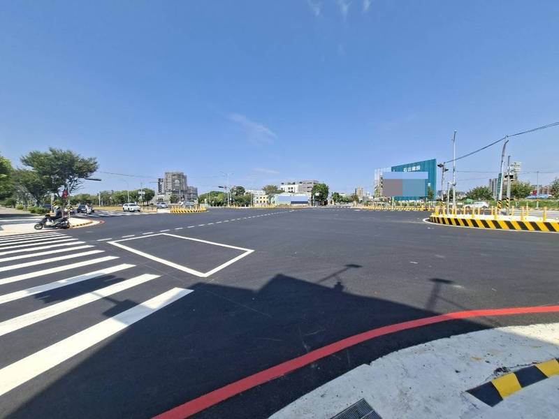環中路、黎明路80公尺大路口改造完工!中市建設局斥資1,950萬打造人本安全通行環境