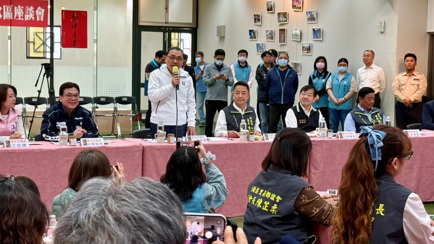 新北8年306場行動治理 4401項里長提案促地方建設落地 22 《圖說》侯友宜市長指出,新北幅員廣大,各地需求不同,市政不能只在辦公室規畫,必須走進地方傾聽民意。〈民政局提供〉