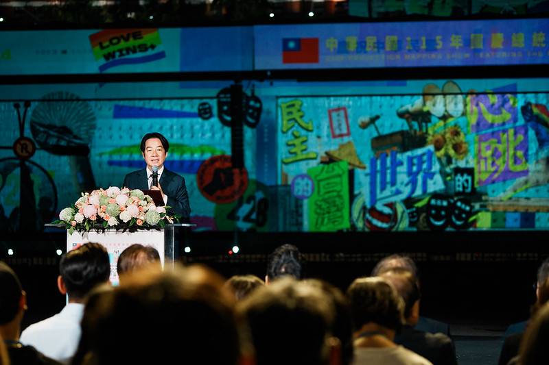 國慶光雕展演10週年　總統：每一個人都是臺灣民主的造山者　攜手打造更加興盛的臺灣
