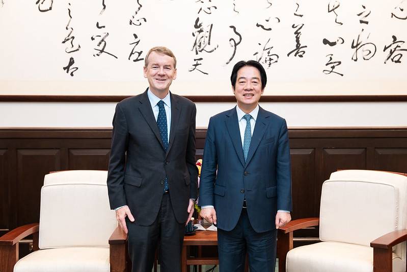 接見美國聯邦參議員班奈特訪團 總統:臺海和平攸關印太穩定 盼深化臺美國防科技合作