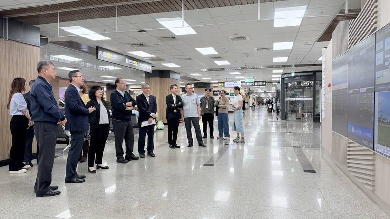 林國顯視察雙十節連假疏運,籲旅客留意天候、妥善規劃行程
