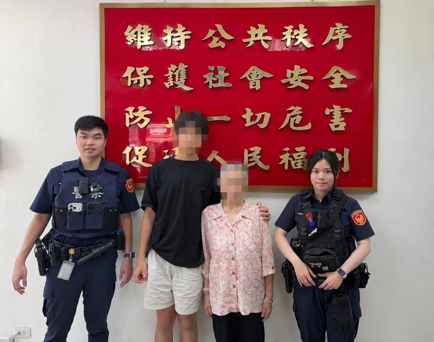 老婦獨自攜帶千萬金條險遭詐,員警成功攔阻2,177萬