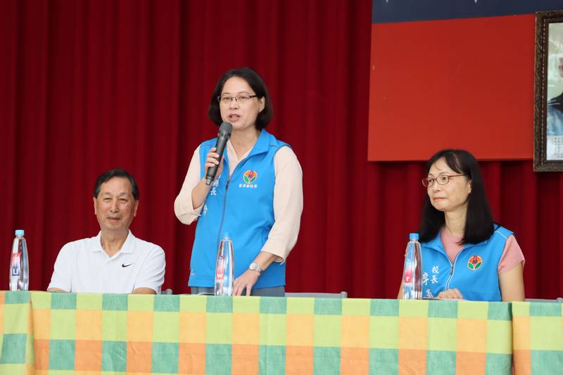 全國中正盃籃球賽在苗栗開打 副縣長賴香伶為比賽開球