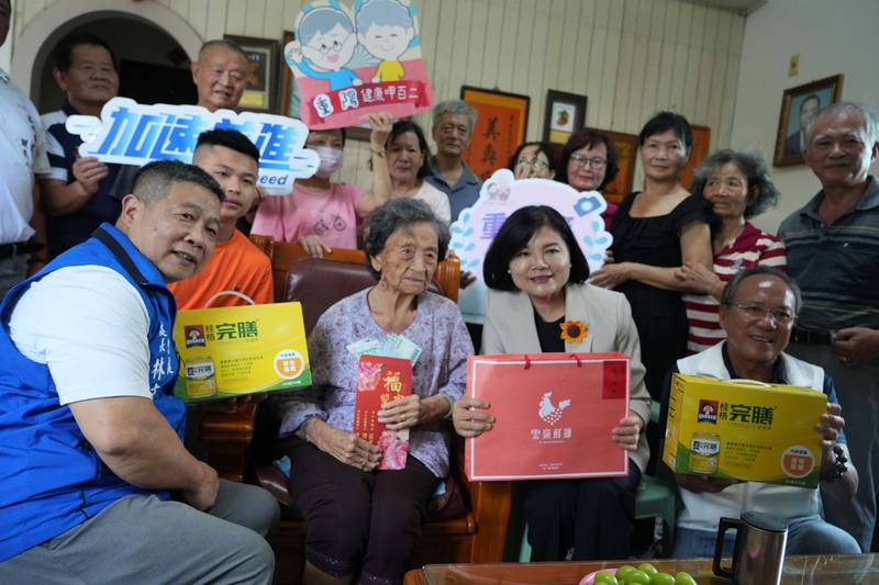 106歲仍看報、看布袋戲 張縣長走訪雲林7位百歲人瑞獻祝福