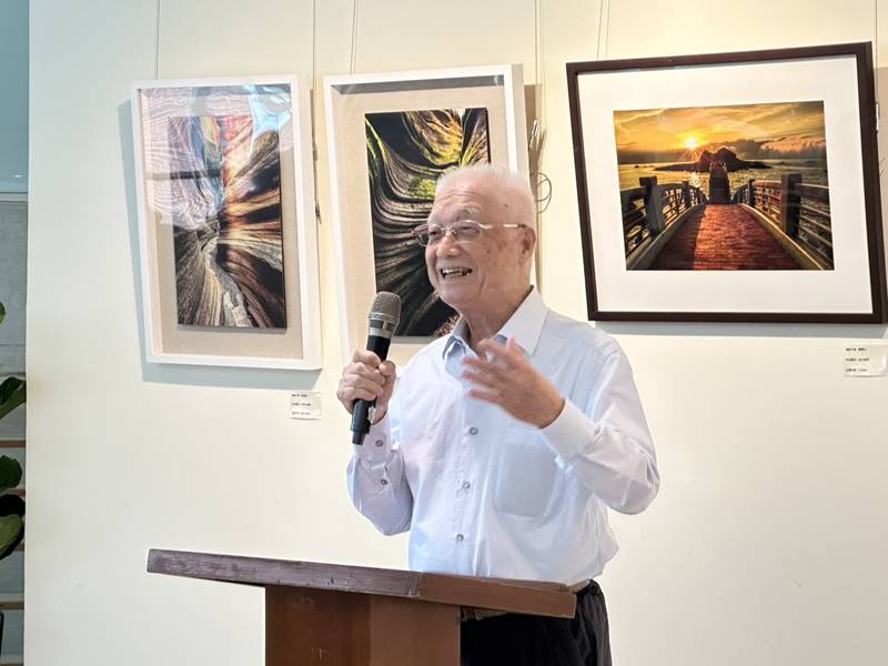 光影.記憶-臺東縣東海岸攝影學會會員聯展登場 89件影像作品記錄自然與人文 保存臺東記憶