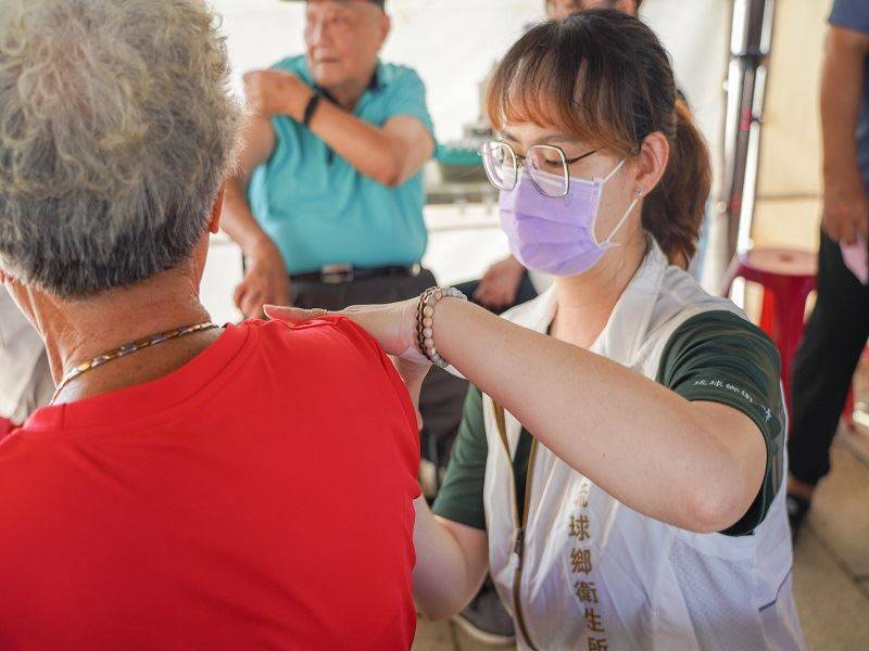 屏縣府雙十連假護健康不打烊 一齊打疫苗、賺健康幣