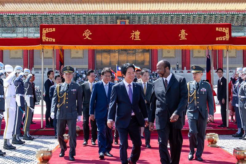 軍禮歡迎史瓦帝尼國王暨王妃　總統：臺史持續深化合作　兩國邦誼歷久彌新
