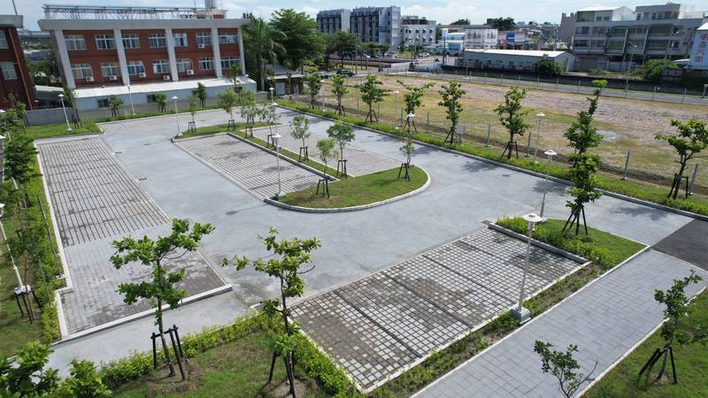 榮譽連連！「臺南市喜樹灣裡市地重劃、代辦灣1滯洪池及抽水站工程」榮獲「第26屆國家建築金獎」，並獲賴總統親自接見表揚