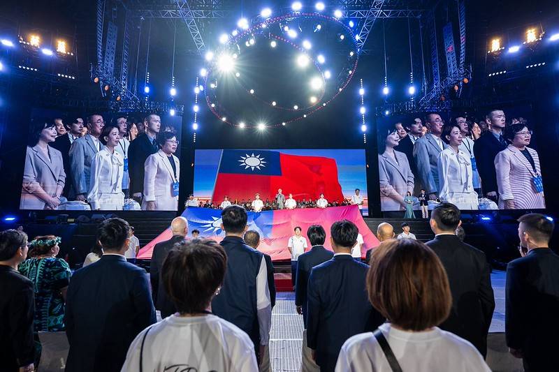 總統出席國慶晚會 盼全民共享經濟果實、團結合作 將臺灣成就化為人民實實在在的幸福