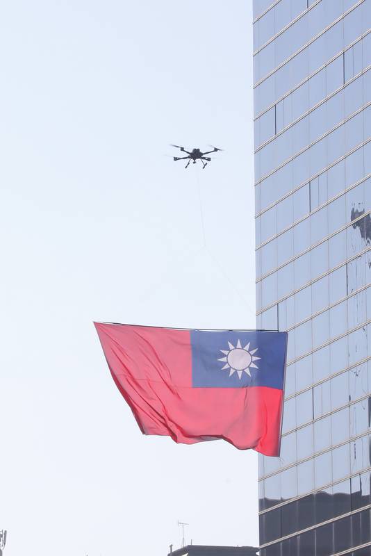 堅守做好做滿承諾!盧市長任內最後一次主持國慶升旗典禮 感謝市民8年幸福相伴 宣示「5個堅持」守護家園