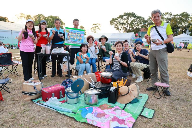 馬拉桑千人野餐趣歡樂登場 茶博會銷售額累計達1.3億元