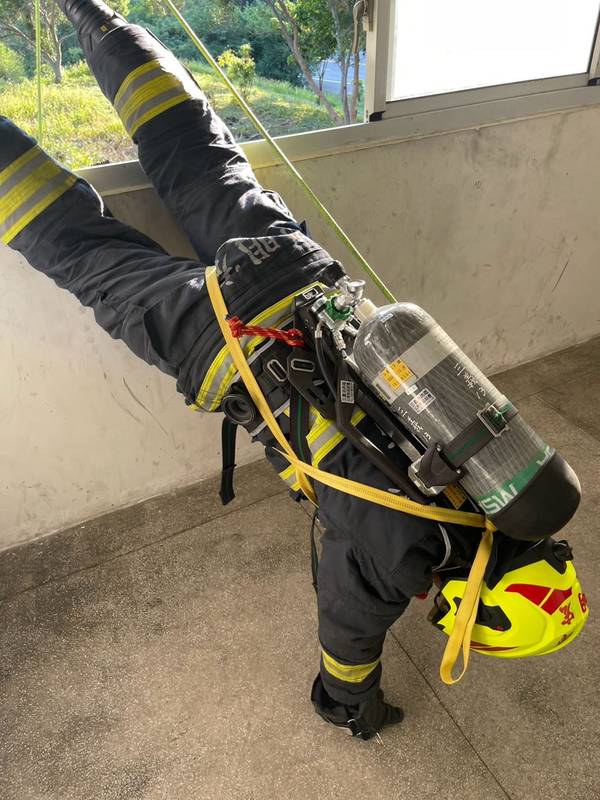 三義消防強化火場搶救戰技 架梯破窗訓練提升救援效能