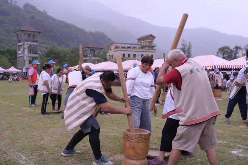 縣長徐榛蔚出席萬榮鄉太魯閣族感恩祭 傳承傳統文化魅力 縣府擴大育兒福利做部落最強靠山