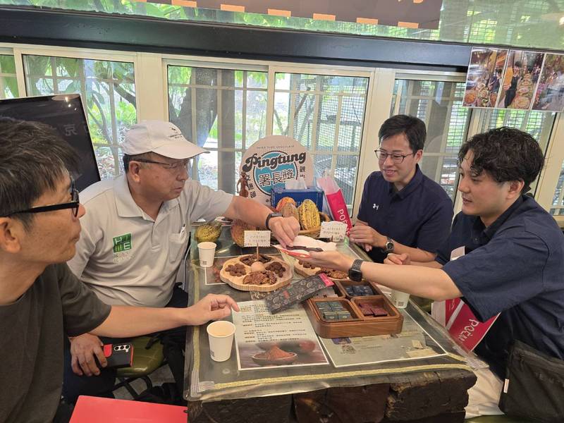 愛媛訪團走訪小雨果 屏東巧克力串聯日本宇和島市產業祭