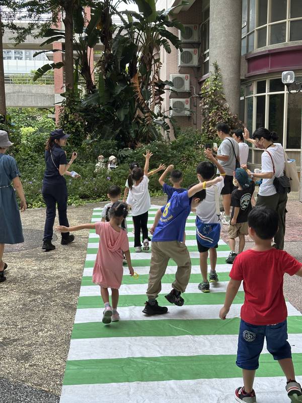 落實人本交通! 中市警辦理「停讓文化與機車安全」宣導