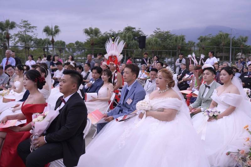 把幸福寫進花蓮的秋天！30對新人共赴「縱谷豐年・洄瀾好囍」花蓮縣115年秋季集團結婚登場　徐榛蔚見證幸福誓言、攜手理想大地打造秋日幸福盛典