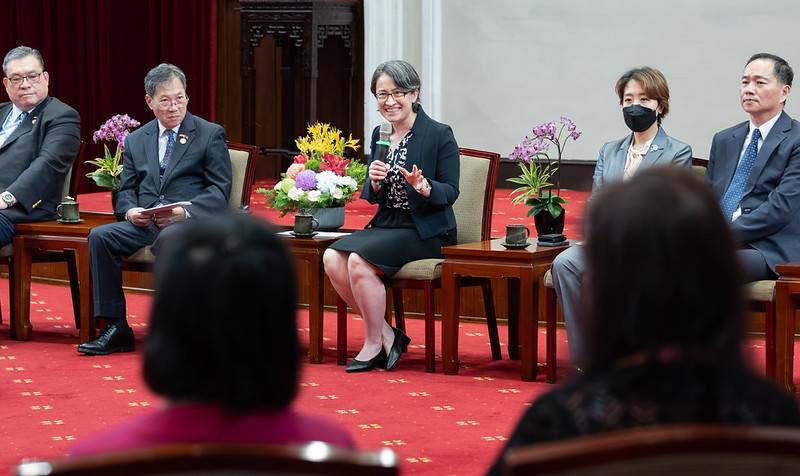 副總統接見紐英崙中華公所回國訪團 感謝僑團扮演臺美社群的重要橋梁 深化臺美交流