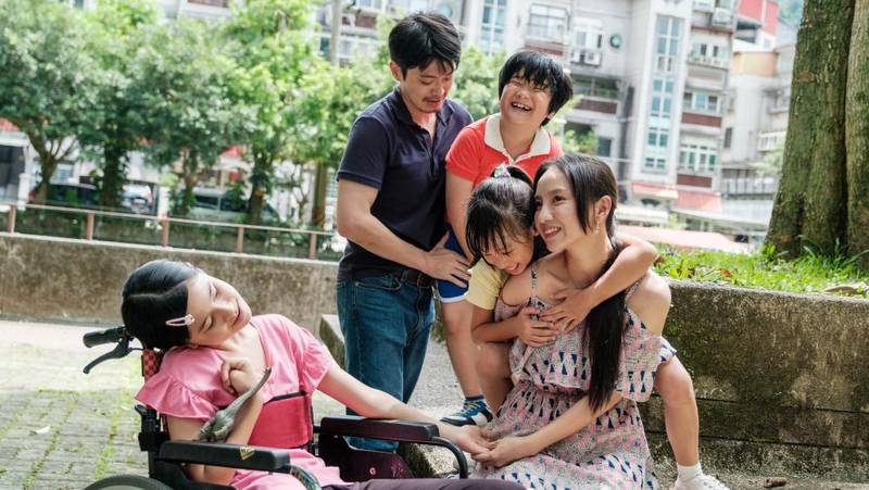 《屋下無人》狂攬8項金鐘提名 張芹瑜、龍步晞雙雙入圍