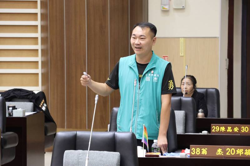 邱毓興翁杰徐功凡總質詢 縣長強調強化體育、托育及警消執勤環境
