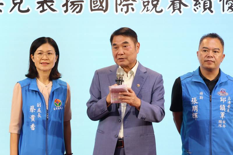 國際競賽拿下5面金牌 縣長表揚優秀青年
