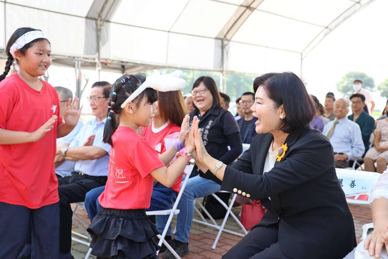 小校不退場、轉型再出發-新庄國小轉型KIST公辦民營實驗學校正式揭牌