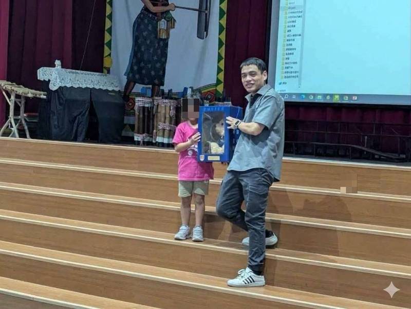 少年警察隊前進太平國小！「識破偽裝糖果」 足球小將展現勇士精神踢飛校園霸凌