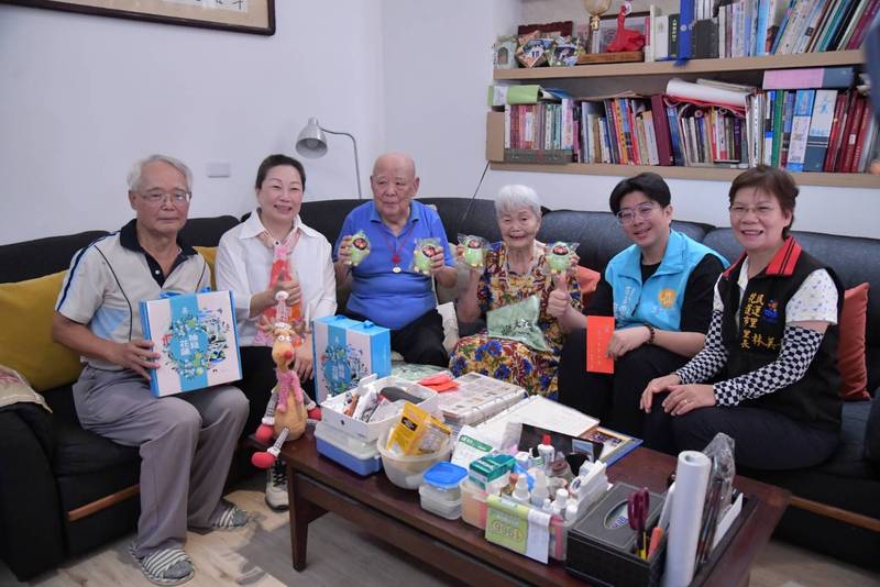 花蓮縣115年度重陽敬老禮金溫馨發放中 縣長徐榛蔚親訪滿百長者落實高齡友善