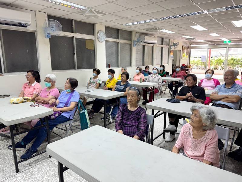 基隆市環保局推動屋頂型太陽光電 深化社區綠能推廣