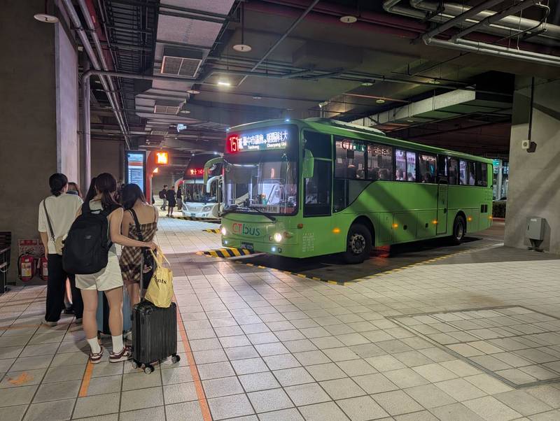 水湳轉運中心首度迎戰國慶連假！中市交通局：增班調度奏效疏運順暢