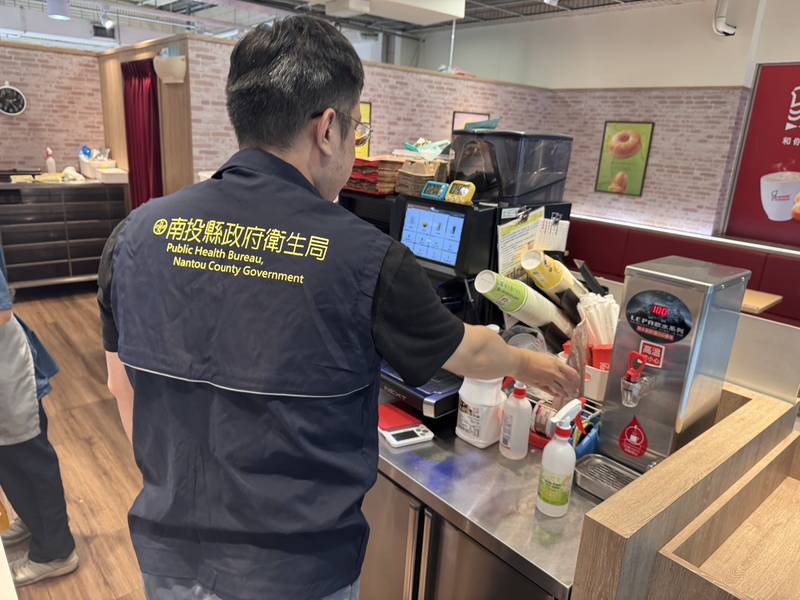 安心吃、放心玩！  衛生局稽查國道服務區餐飲　抽驗食品全數合格
