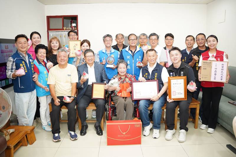 重陽前夕祝賀百歲人瑞 楊文科親訪新豐、湖口獻祝福