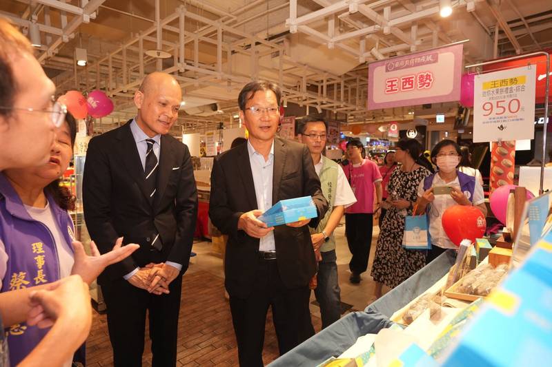 臺南美食物產展高雄漢神巨蛋熱鬧登場 邀高市民眾品味臺南好禮 一次網羅在地美食、伴手禮