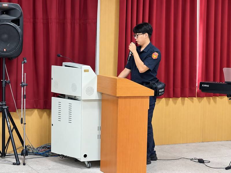 長濱、樟原警聯手進校園　趣味互動讓安全觀念從小扎根